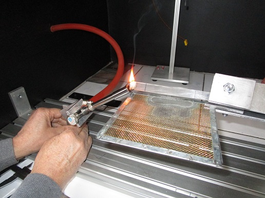 Incercare la flacara orizontala