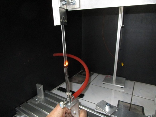 Incercare la flacara verticala