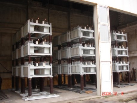 Instalatie pentru incercari in regim capacitiv a intreruptoarelor si separatoarelor