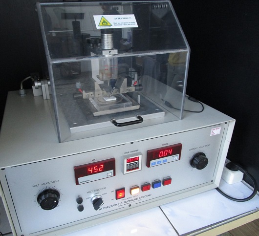 Tracking tester pentru indici de rezistenta la scurgere